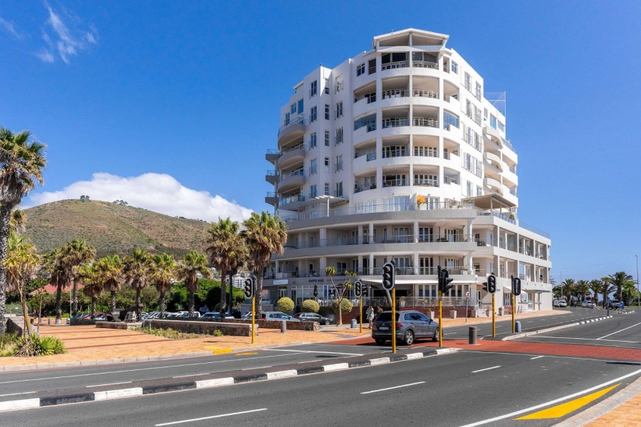 2 Bedroom Property for Sale in Mouille Point Western Cape